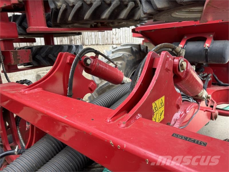 Horsch Sprinter 12 sw Grain and Liquid Fert مثاقيب مدمجة