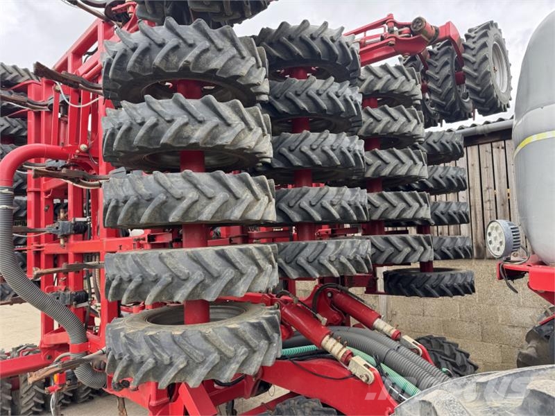 Horsch Sprinter 12 sw Grain and Liquid Fert مثاقيب مدمجة