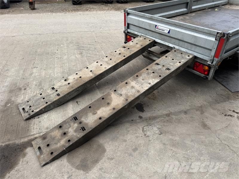 Indespension 14ft Trailer Getreideanhänger