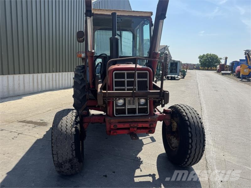 International 454 c/w Loader Tratores Agrícolas usados