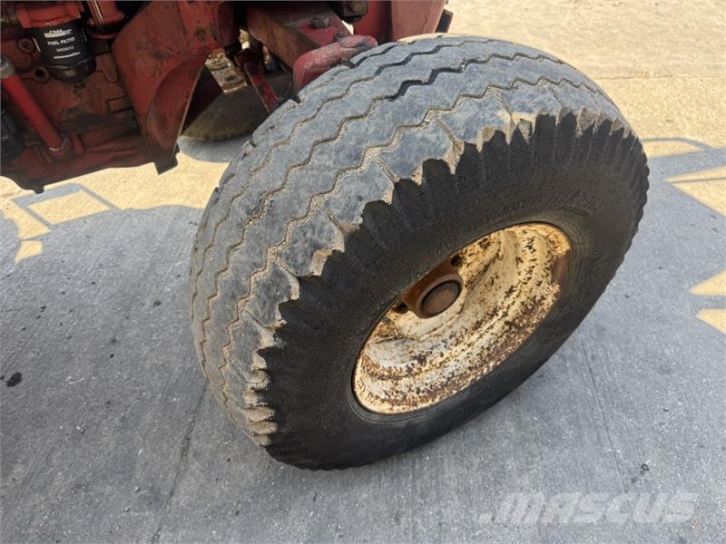 International 454 c/w Loader Tratores Agrícolas usados