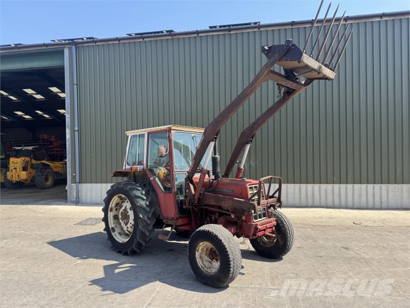 International 454 c/w Loader Tratores Agrícolas usados