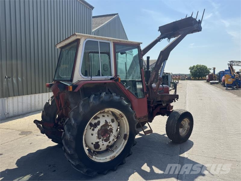 International 454 c/w Loader Tratores Agrícolas usados
