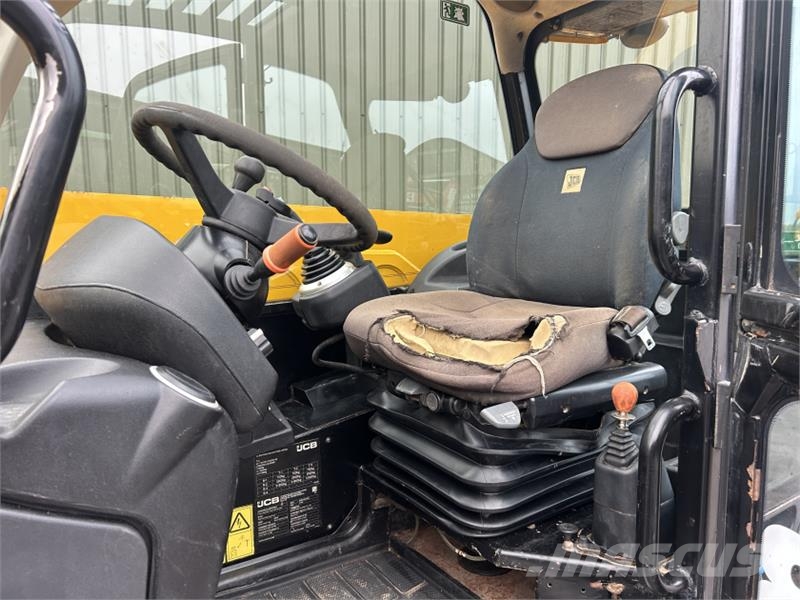 JCB 536-70 Agri Super مناولات متداخلة