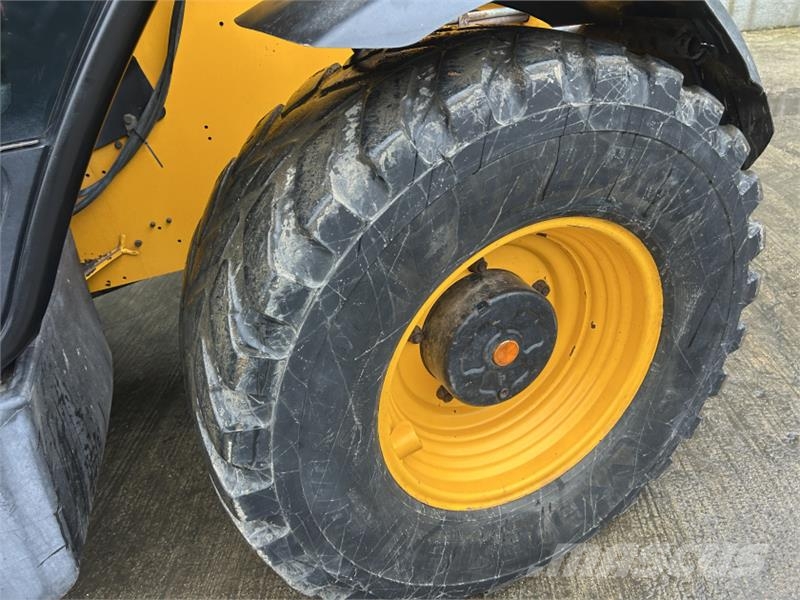 JCB 536-70 Agri Super مناولات متداخلة
