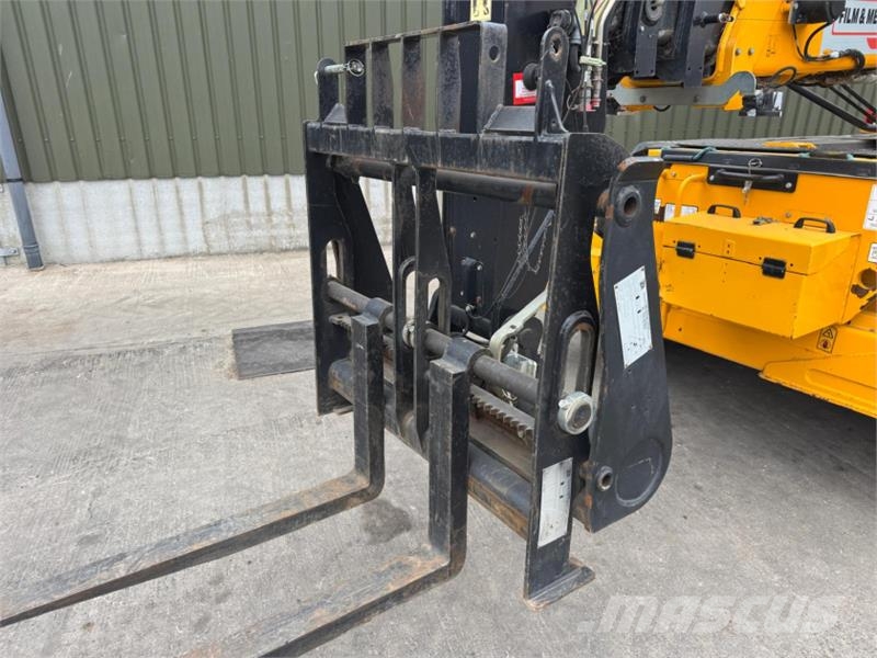 JCB 555-210R Rotating Telehandler Telescopic handlers