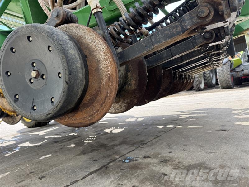 John Deere 750A 6m No Till Drill مثاقيب مدمجة