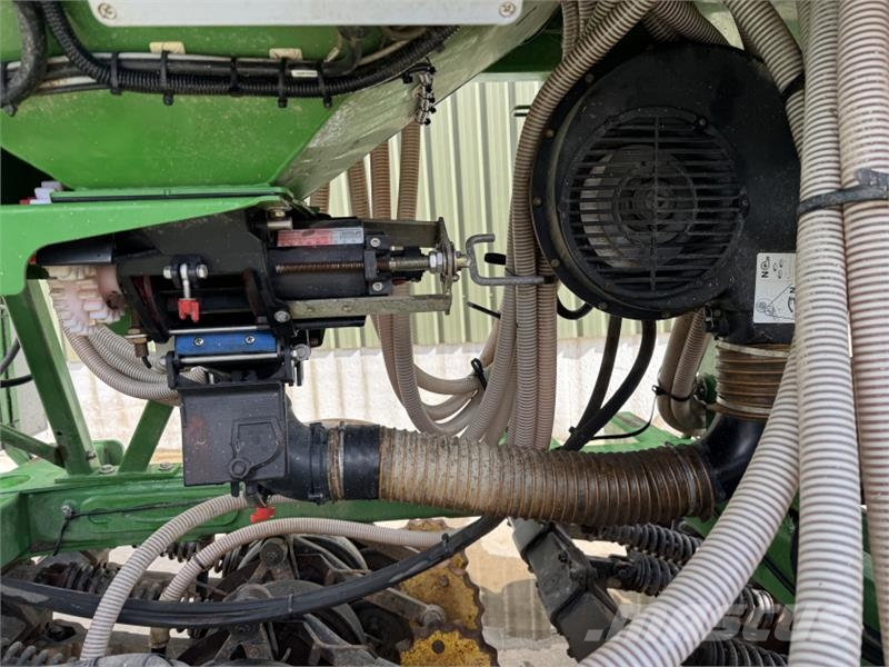 John Deere 750A 6m No Till Drill مثاقيب مدمجة