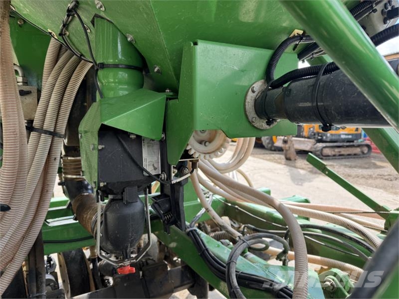 John Deere 750A 6m No Till Drill مثاقيب مدمجة