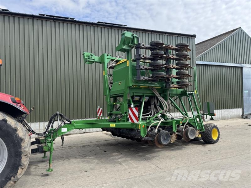 John Deere 750A 6m No Till Drill مثاقيب مدمجة