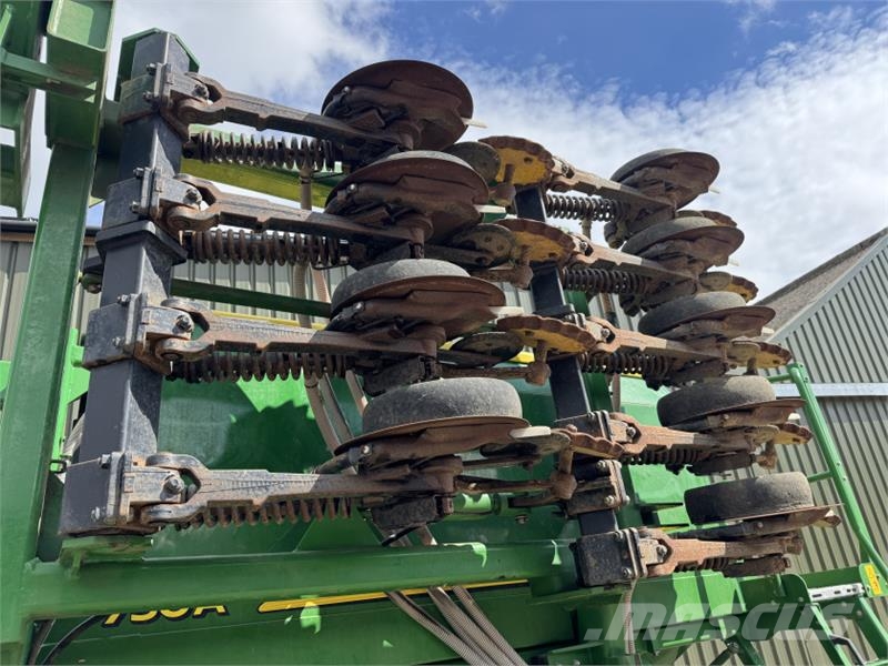 John Deere 750A 6m No Till Drill مثاقيب مدمجة