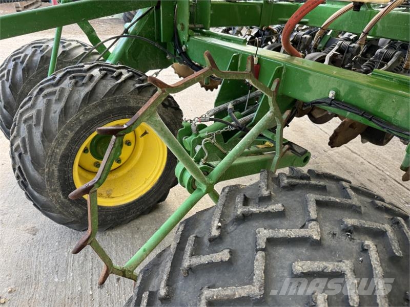 John Deere 750A Direct Drill **Grain and Fert** Combination drills