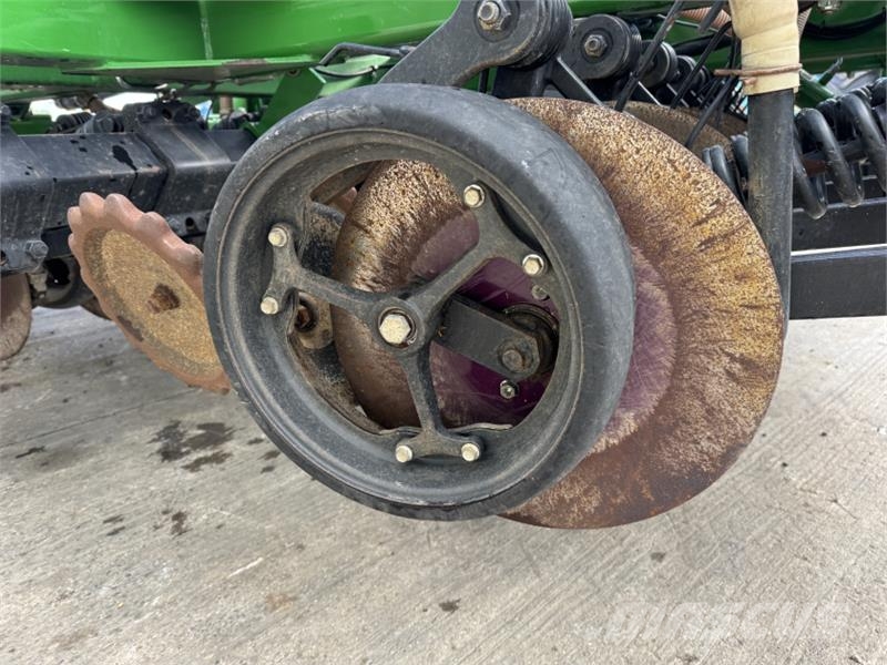 John Deere 750A Direct Drill **Grain and Fert** Combination drills