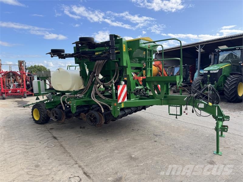 John Deere 750A Direct Drill **Grain and Fert** Combination drills