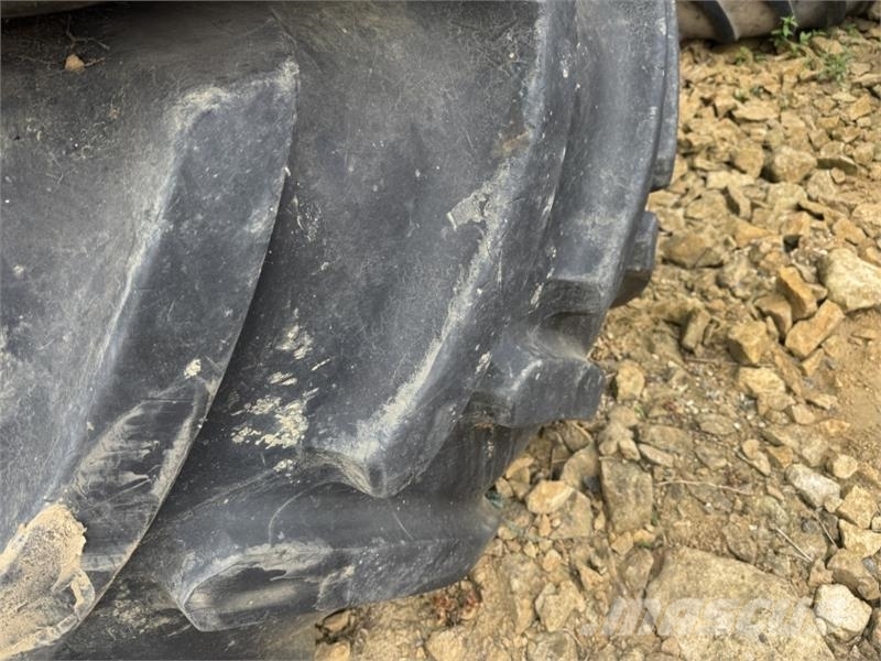 John Deere 8000 R Series 600 and 710 Wheels and Tyre's Agriculture - Autres
