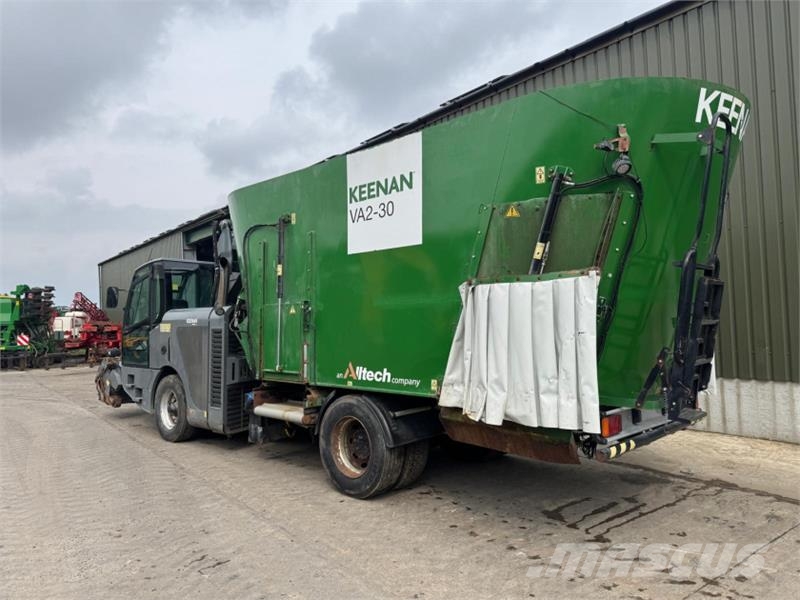 Keenan VA2-30 Feeder Wagon مقطورات ذاتية التحميل