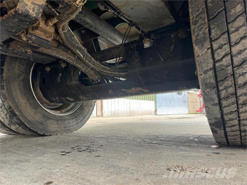 Keenan VA2-30 Feeder Wagon مقطورات ذاتية التحميل