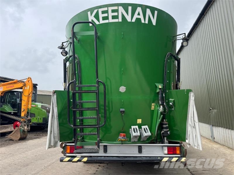 Keenan VA2-30 Feeder Wagon مقطورات ذاتية التحميل