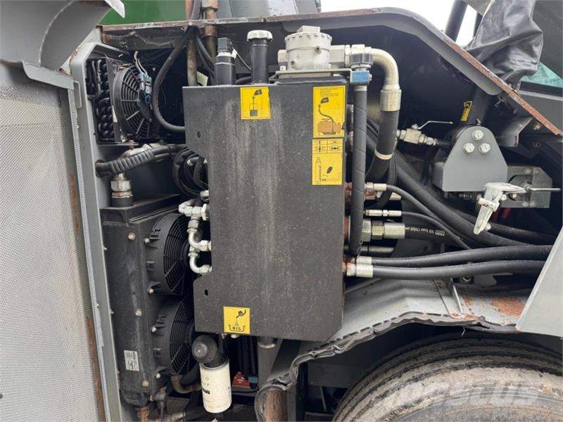 Keenan VA2-30 Feeder Wagon مقطورات ذاتية التحميل