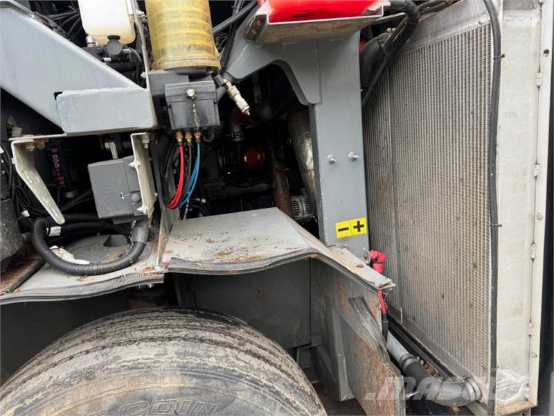 Keenan VA2-30 Feeder Wagon مقطورات ذاتية التحميل