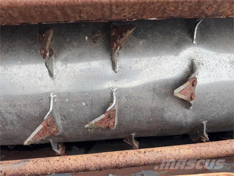 Keenan VA2-30 Feeder Wagon مقطورات ذاتية التحميل