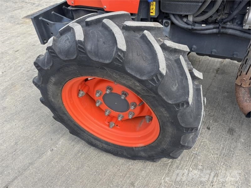 Kubota M8540 Narrow Half Track *85 HP* Traktorer
