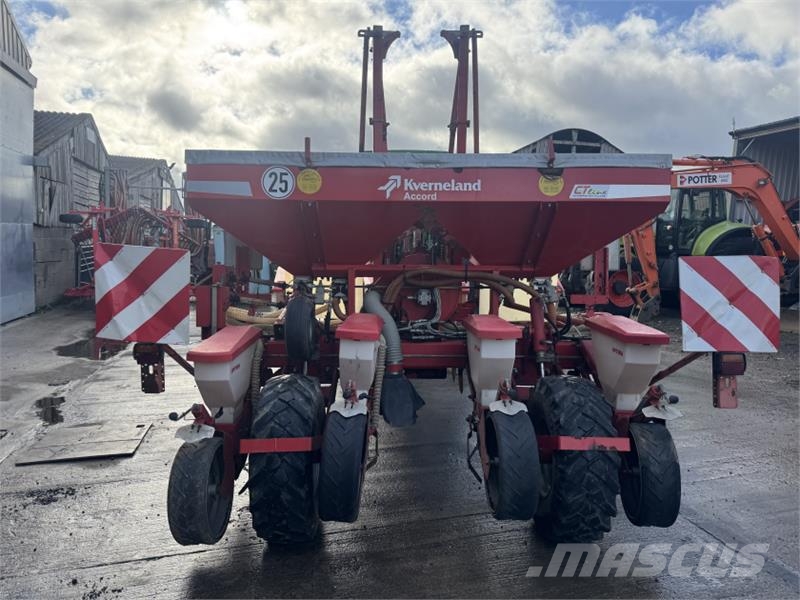 Kverneland Optima 8 Row Maize Drill Külvik-äkked