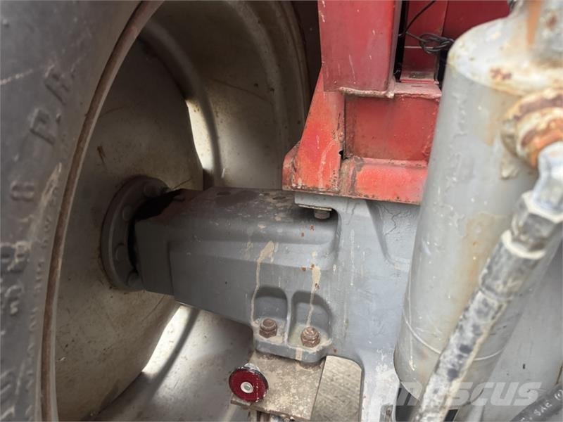 Massey Ferguson 2680 2WD **Low Hours** Traktorid