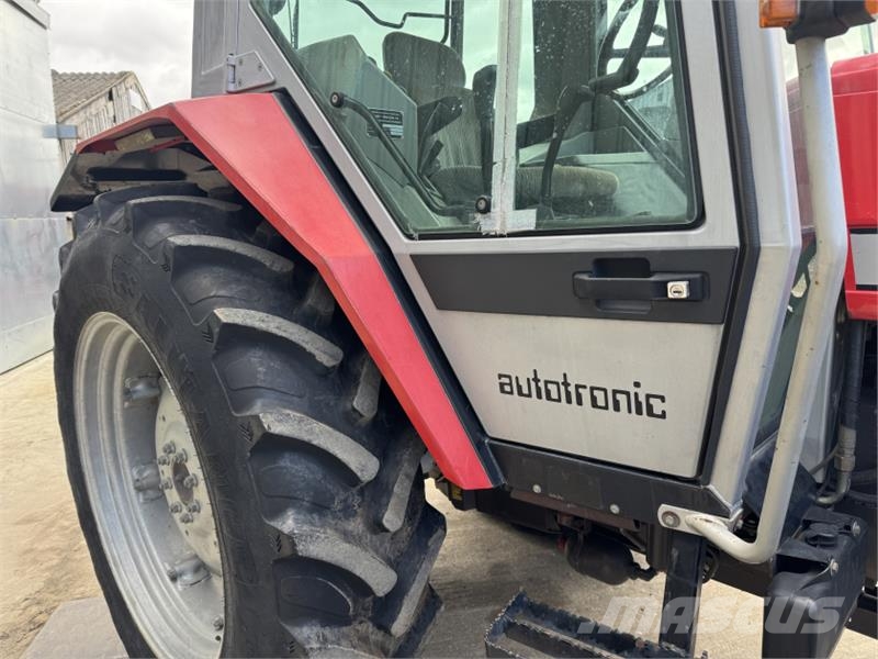 Massey Ferguson 3075 Dynashift ** Low Hours** Traktorer