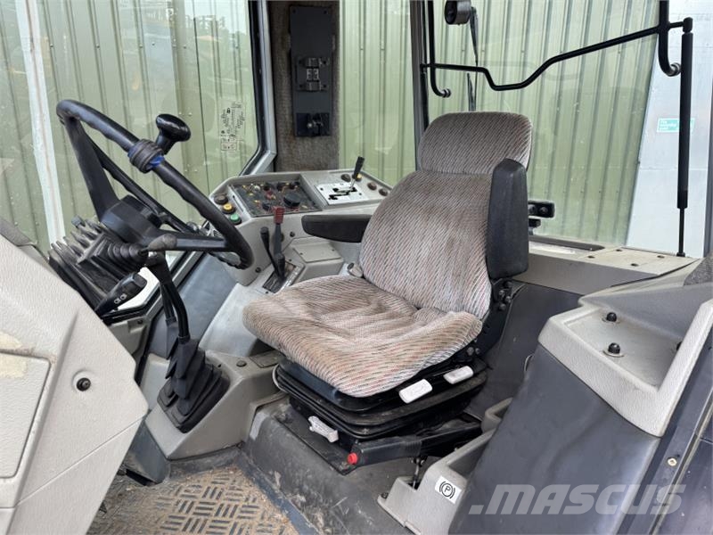 Massey Ferguson 3075 Dynashift ** Low Hours** Traktorer