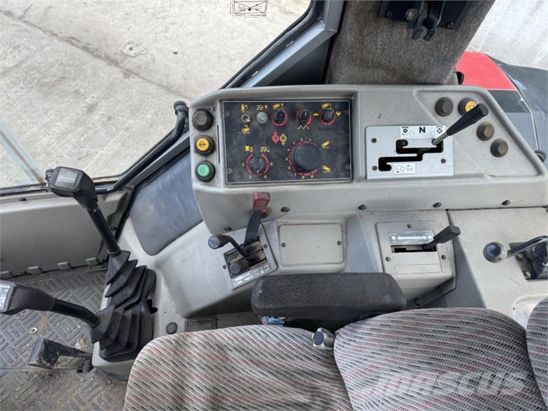 Massey Ferguson 3075 Dynashift ** Low Hours** Traktorer