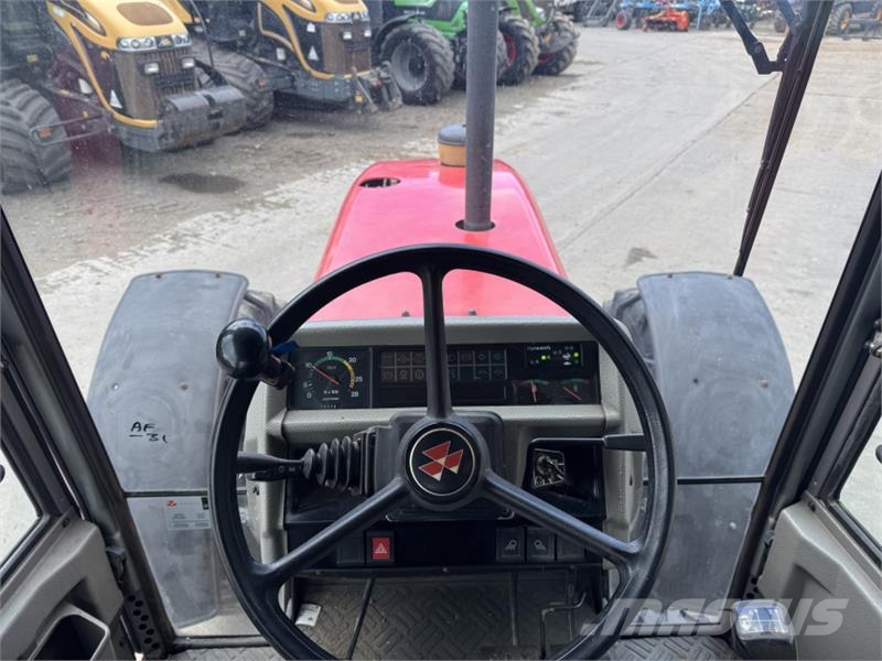 Massey Ferguson 3075 Dynashift ** Low Hours** Traktorer