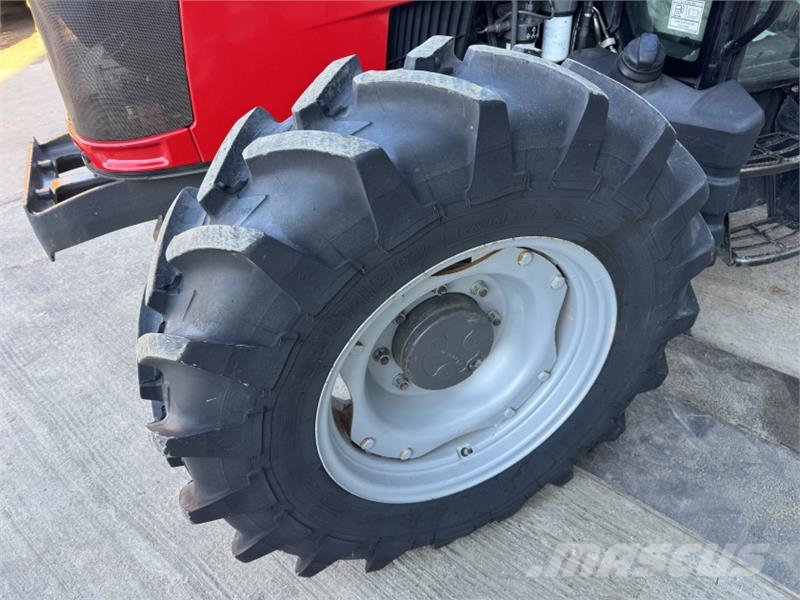 Massey Ferguson 4709 Tractor Трактори