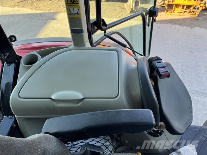 Massey Ferguson 4709 Tractor Трактори