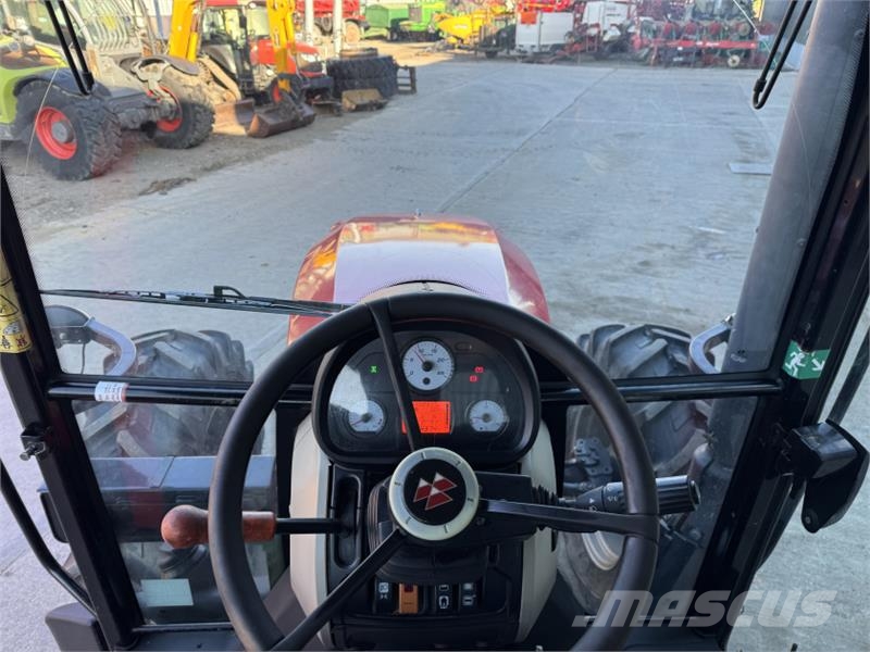 Massey Ferguson 4709 Tractor Трактори