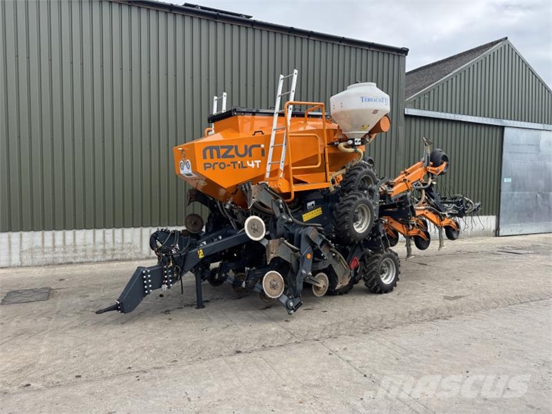 Mzuri Pro-Till 4T **Grain, Fert and 2 x Small Seed** Combination drills