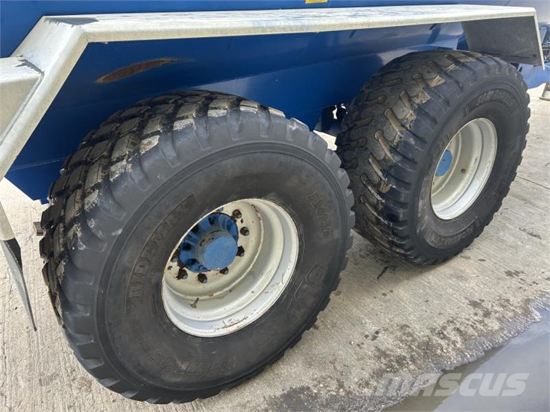 NC 3000 Gallon Tanker صهاريج الملاط