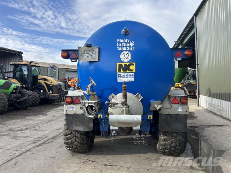 NC 3000 Gallon Tanker صهاريج الملاط