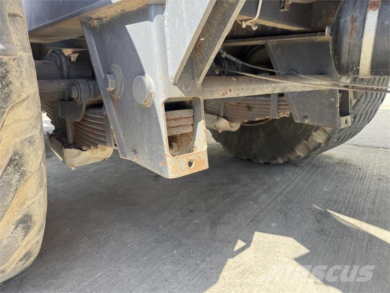 Perard Interbenne 25 Chaser Bin مقطورة حبوب