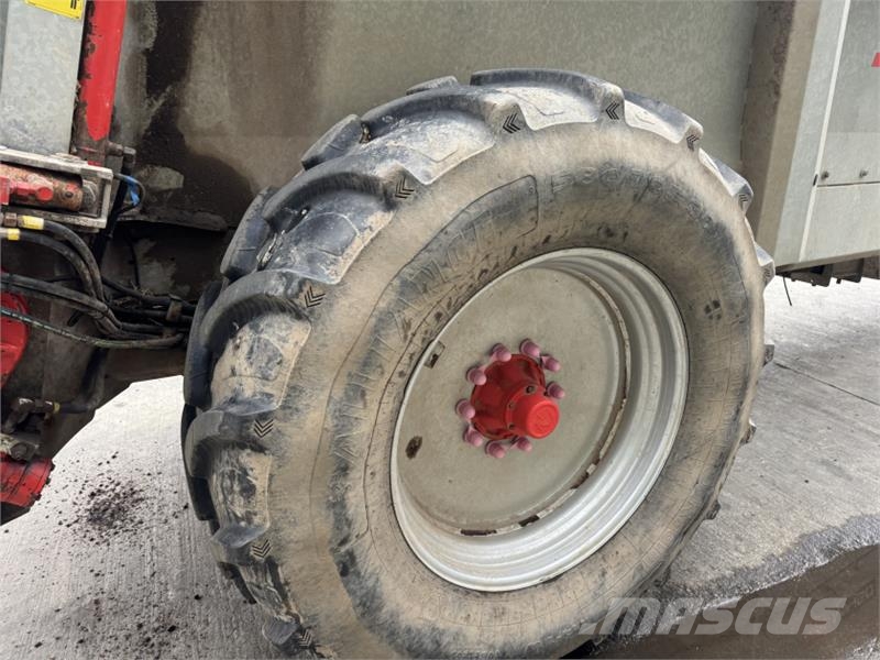 Pichon M1450 Muck Spreader معدات توزيع السماد العضوي