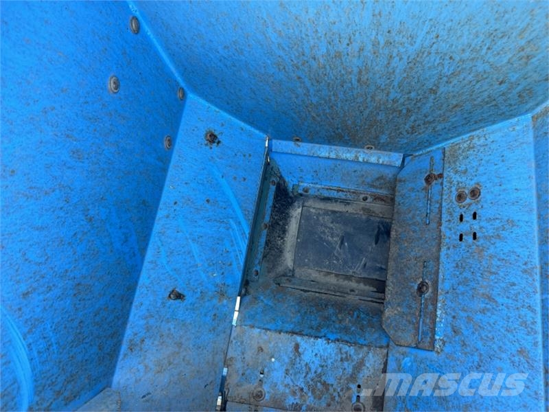 Standen Pearson SP400 Planter Varrenmurskaimet