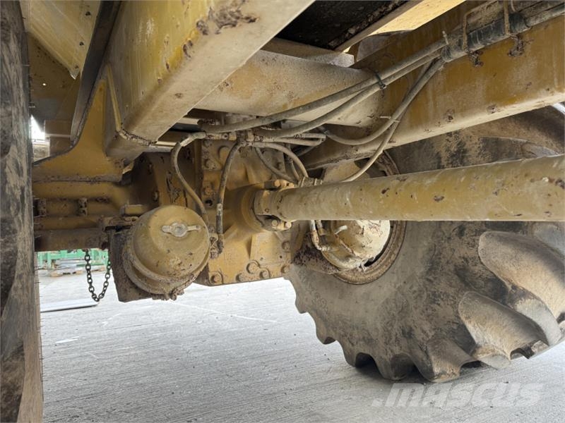 Terra-Gator 8103 Lime Spreader Mineral spreaders