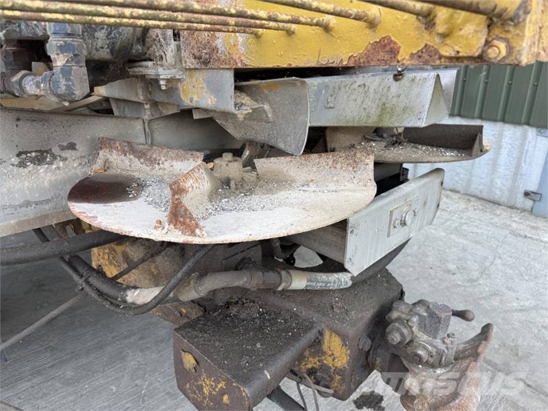 TerraGator 8103 Lime Spreader معدات فرد المواد المعدنية