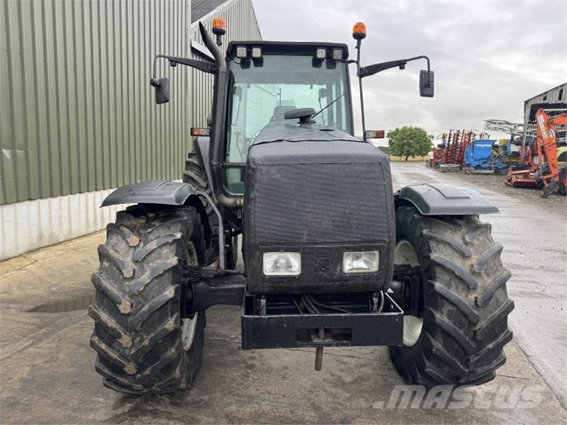 Valtra Valmet 8450 Tractor الجرارات
