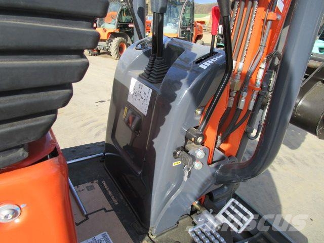 Atlas AC08B - mechan. Schnellwechsler LEHNHOF + 3 Löffel Mini excavators < 7t (Mini diggers)