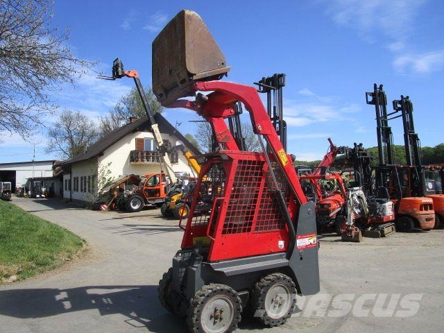 Bobcat S 70 - Kompaktlader mit Schaufel Backhoe loaders