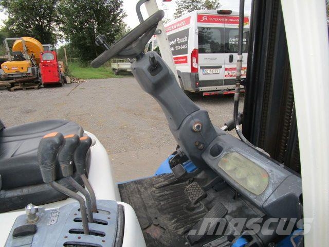 Doosan D25S-5 - Triplex-FH 4,7m + Seitenschieber Dizelski viličari