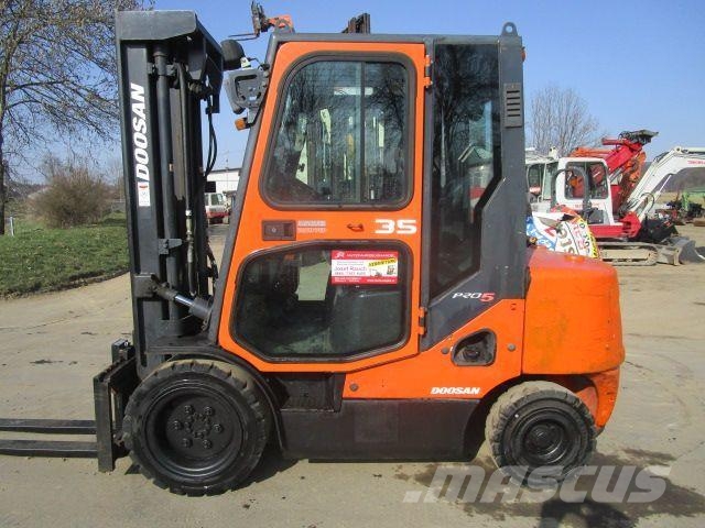 Doosan D35C-5 Triplex-FH 4,9m + Seitenschieber Diesel Stapler