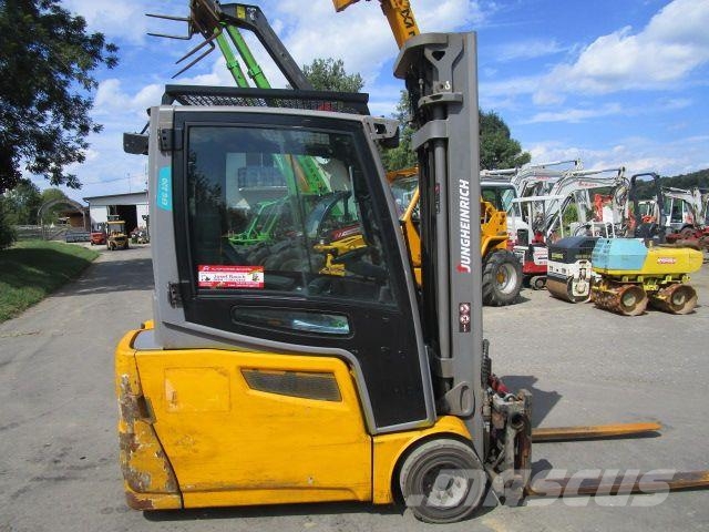Jungheinrich EFG 220 Triplex-Freihub + Zinkenversteller + Seite Elektritõstukid