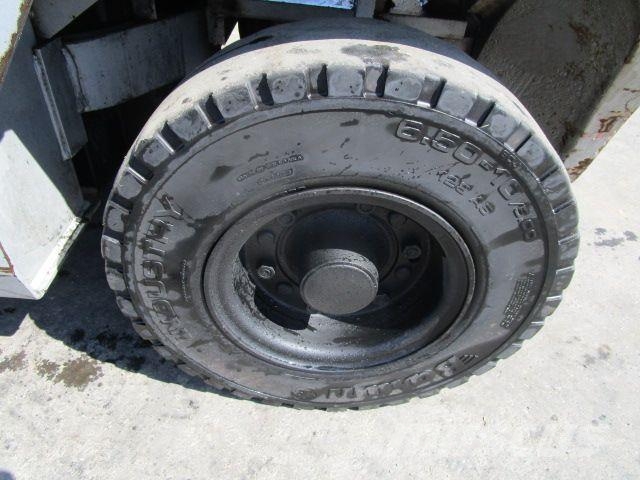 Nissan 3,2 Ton.-Triplex-FH 5,5m + Seitenschieber شاحنات الديزل